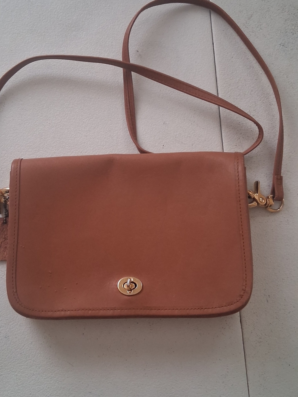 Hunt Club Saddle Tan Leather Crossbody with Gold Hardware